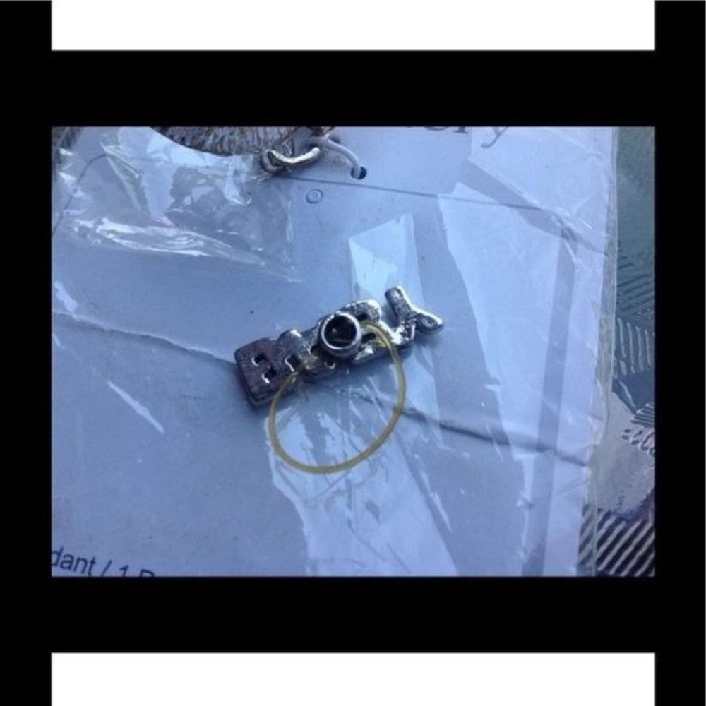 IRIDISCENT 2-PIECE PENDANT 7 RING SET - Picture 3 of 3
